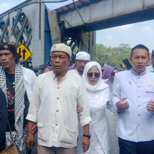 Mengenang Sejarah Sasak Cirahong: Upaya Masyarakat Galuh Menjaga Warisan Kolaborasi