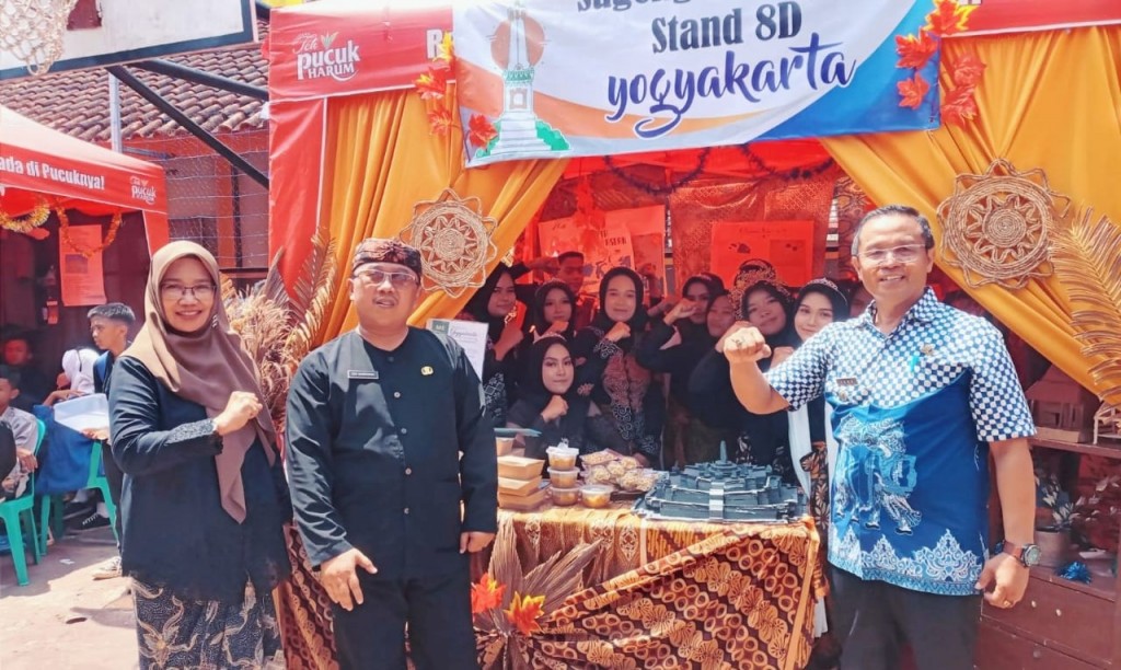 Milad SMPN 2 Singaparna Menampilkan Kreasi Seni Budaya Tiap Daerah.
