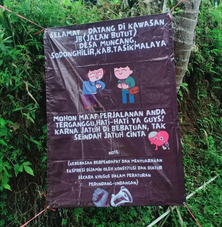 Kritik Jalan Rusak Dibungkam : Spanduk Protes Warga Sodonghilir Dicopot Paksa Pihak Tak Dikenal